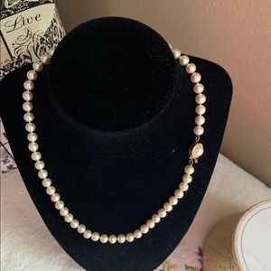 Classic Vintage Majorica Pearl Necklace